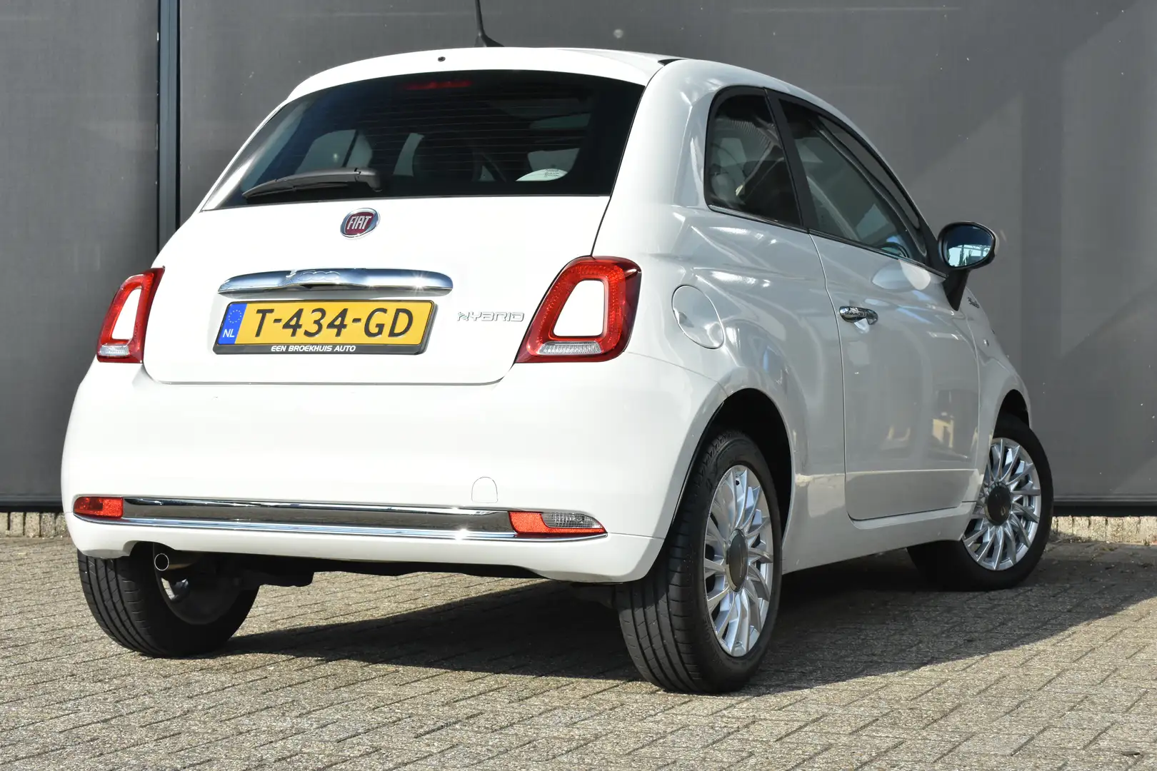 Fiat 500 1.0 Hybrid Dolcevita | Panoramadak | Navigatie by Weiß - 2