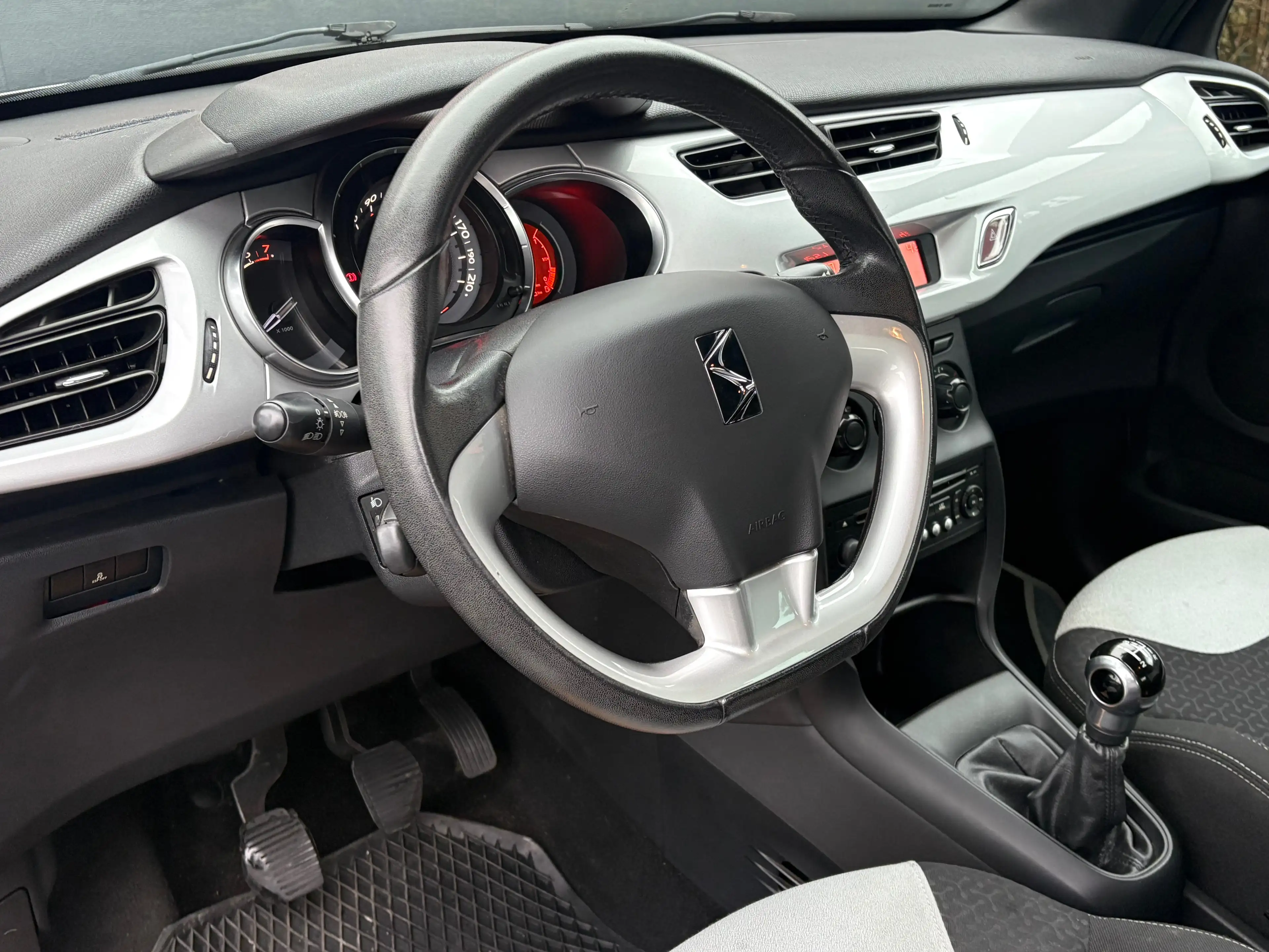 Citroen DS3 DS3 1.4 VTi Chic/GARANTIE/ESSENCE/CLEAN — photo 9