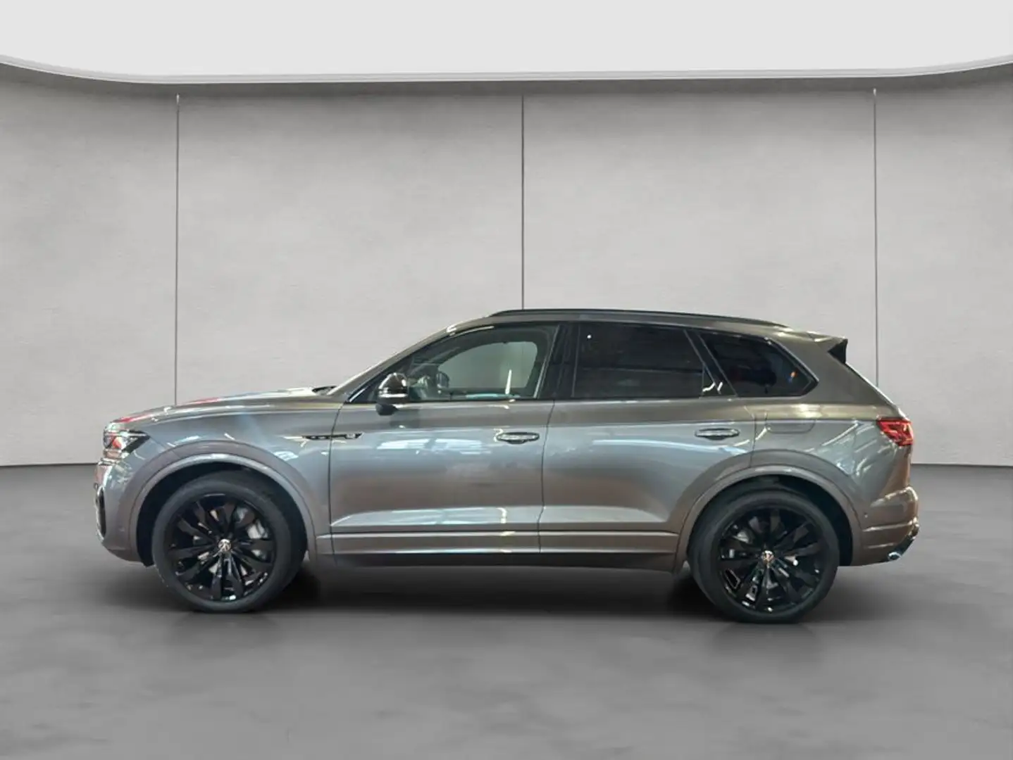 Volkswagen Touareg R 3.0 V6 e-Hybrid 4Motion HUD Grijs - 2