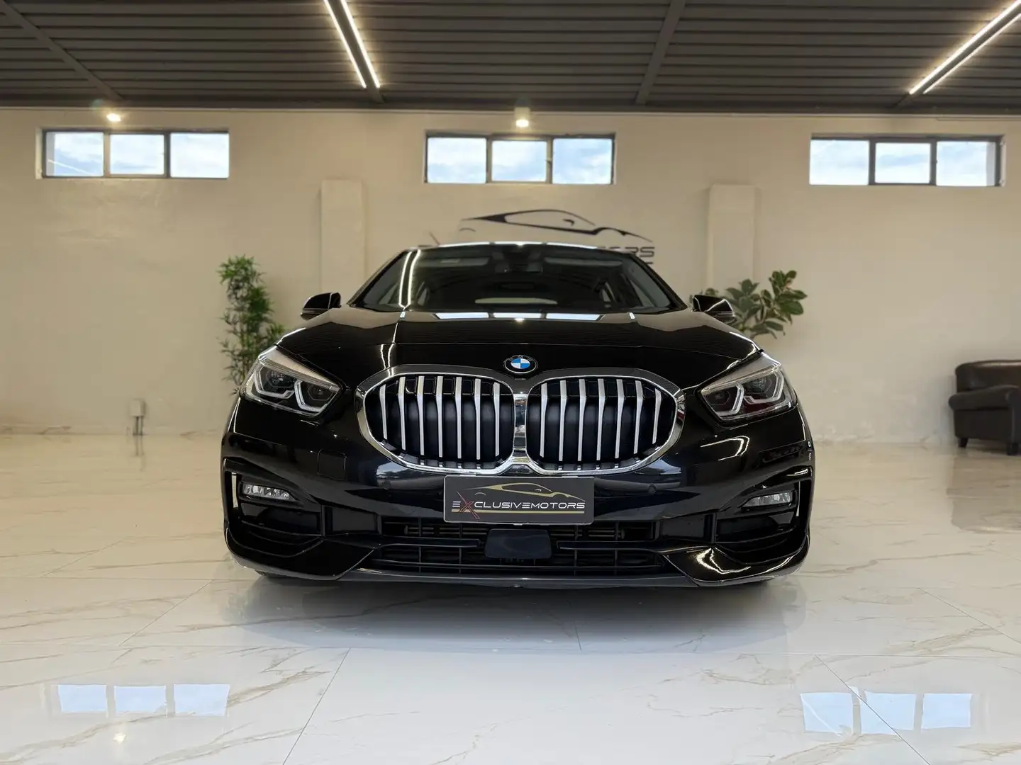 BMW 118 118i Sport 5p auto Nero - 2