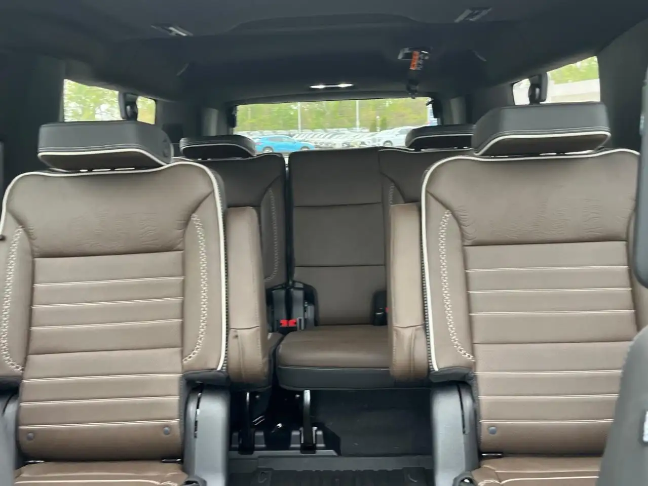 GMC Yukon снимка GMC Yukon