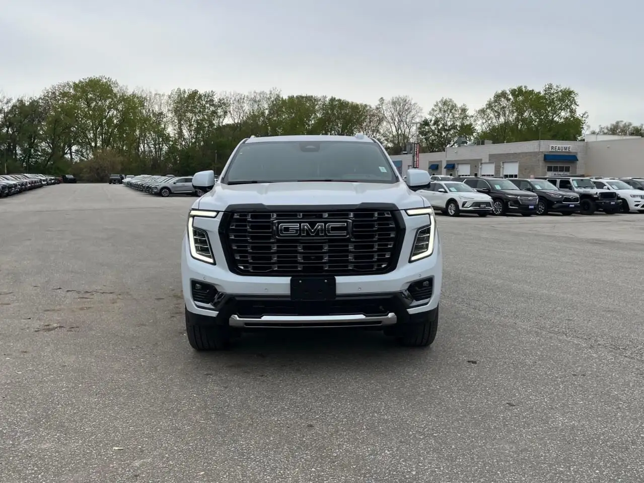 GMC Yukon снимка GMC Yukon