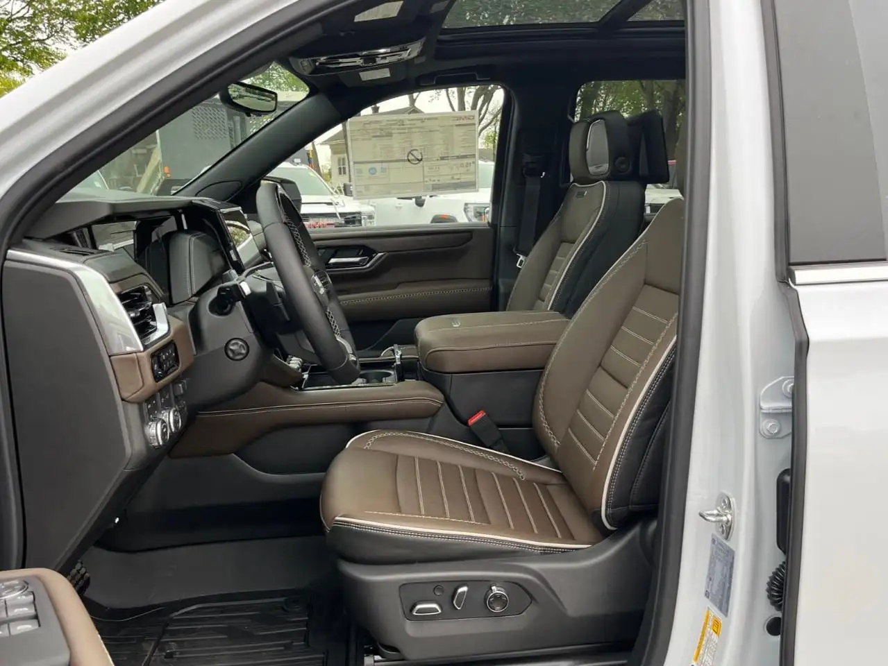 GMC Yukon снимка GMC Yukon