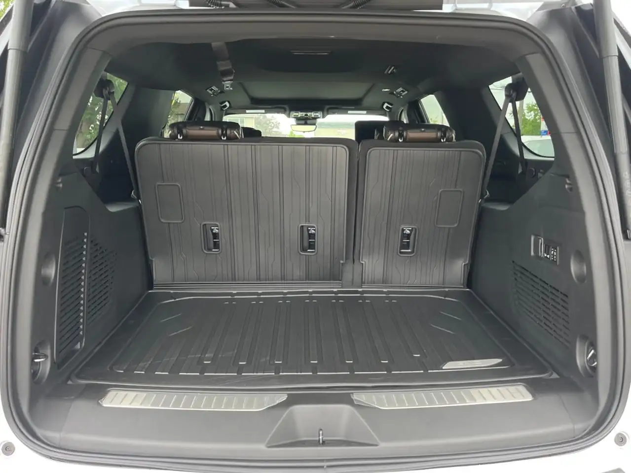 GMC Yukon снимка GMC Yukon