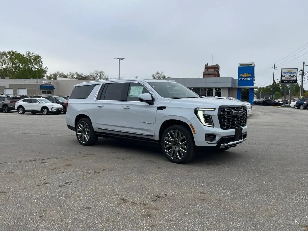 GMC Yukon снимка GMC Yukon