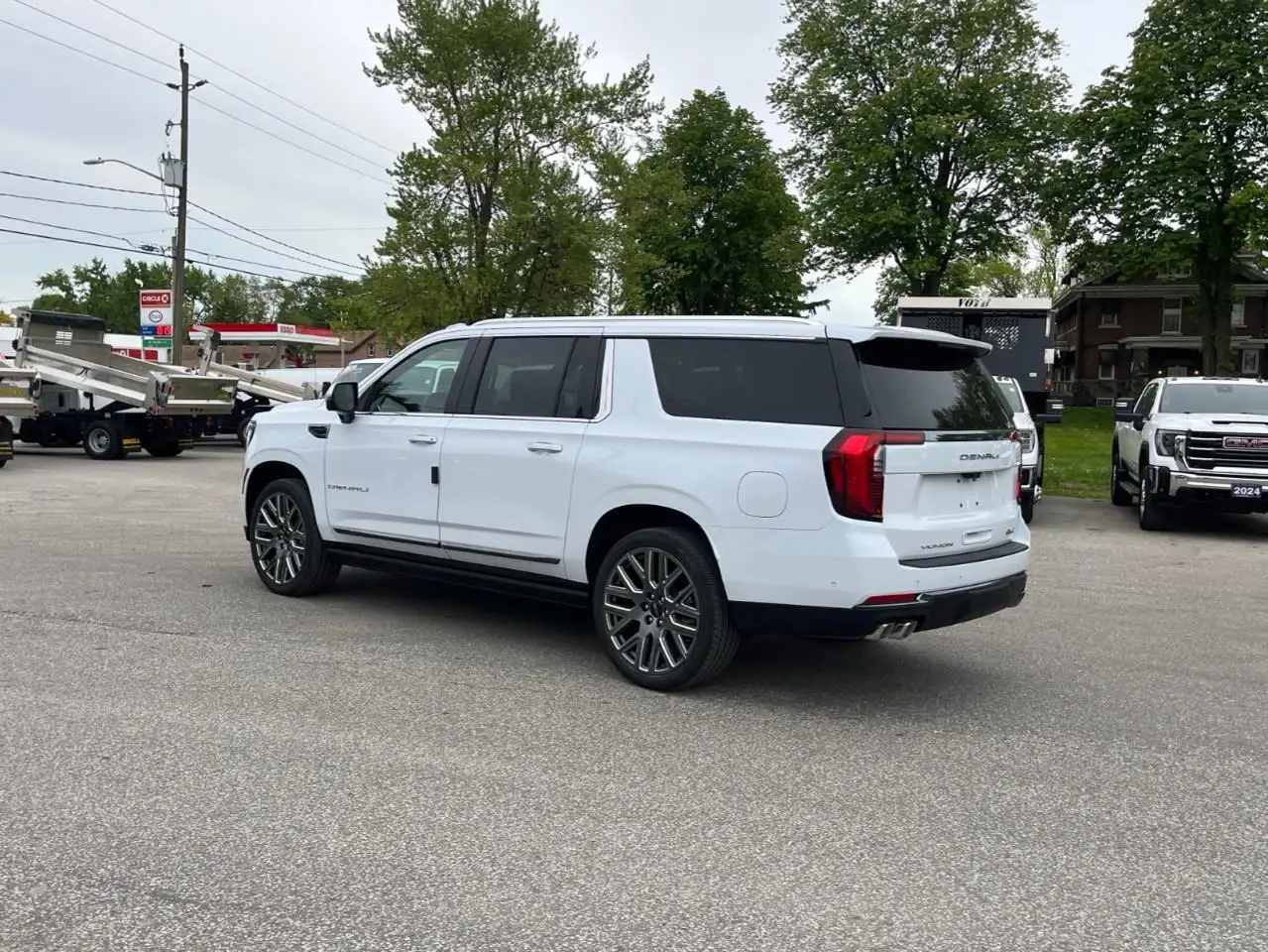 GMC Yukon снимка GMC Yukon