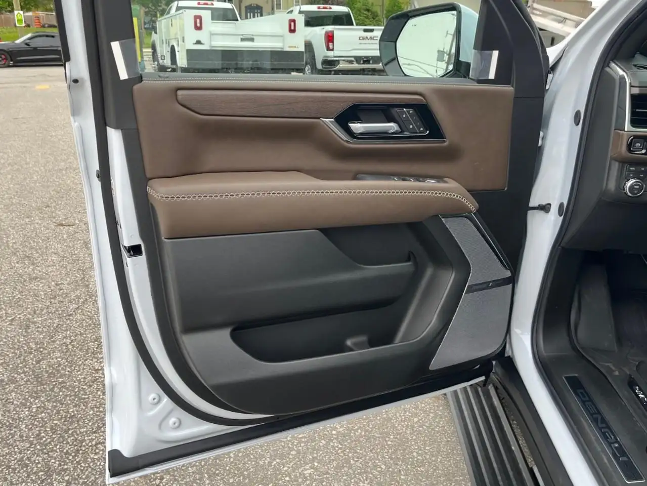 GMC Yukon снимка GMC Yukon