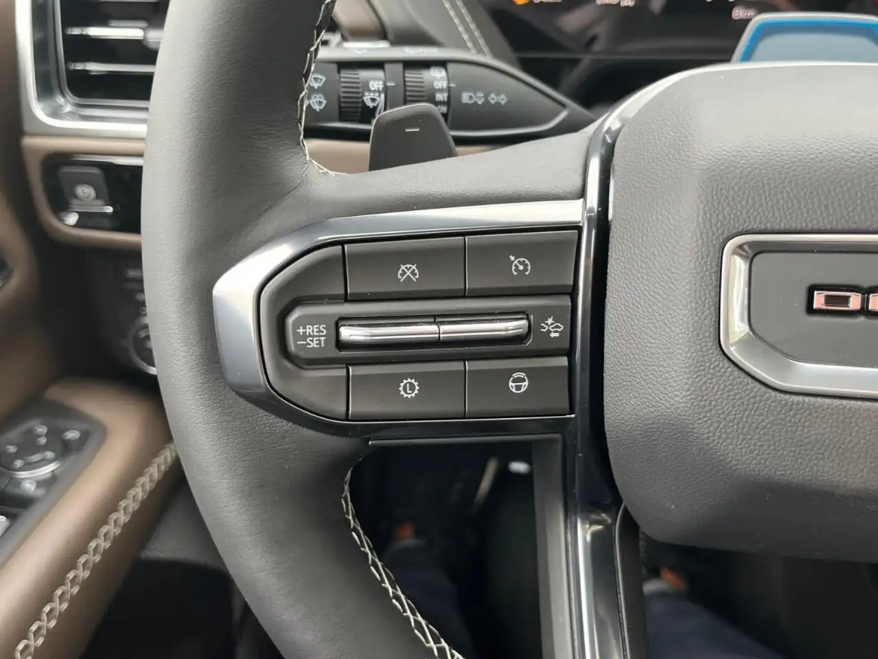GMC Yukon снимка GMC Yukon