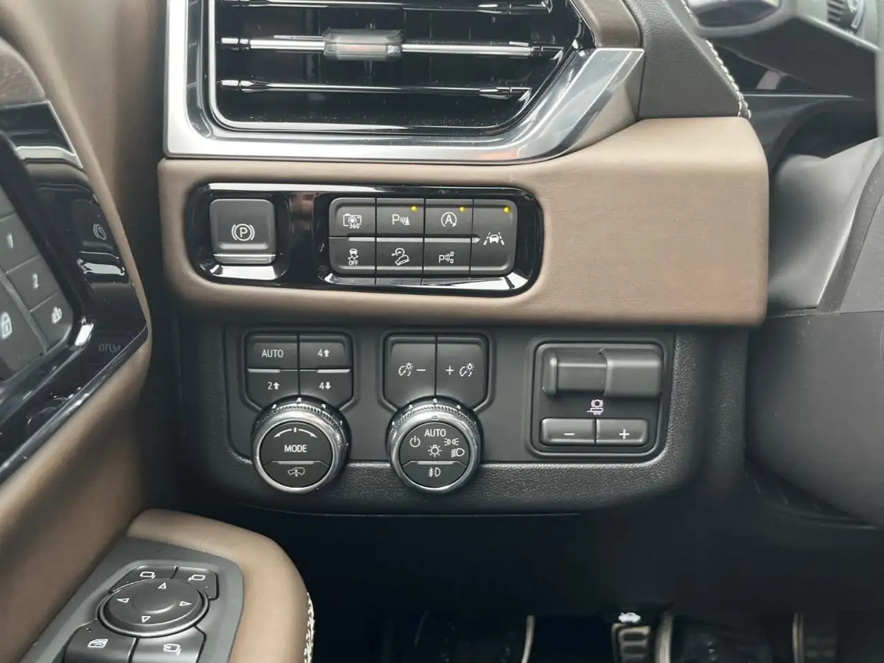 GMC Yukon снимка GMC Yukon