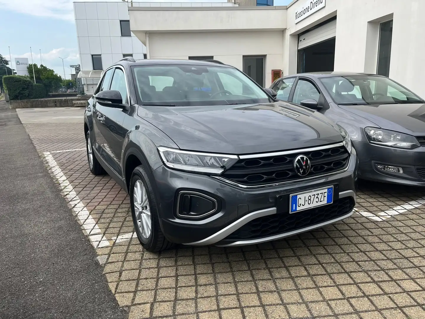 Volkswagen T-Roc T-Roc 1.0 tsi Life 110cv Gris - 1