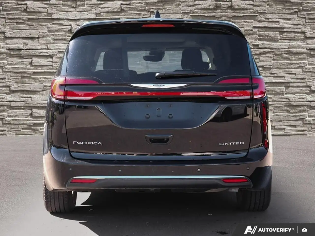 Chrysler Pacifica снимка Chrysler Pacifica