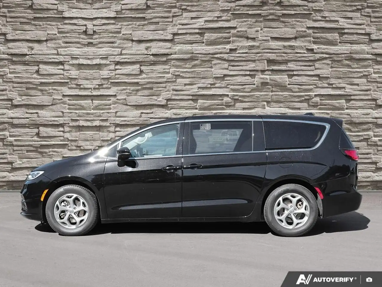 Chrysler Pacifica снимка Chrysler Pacifica