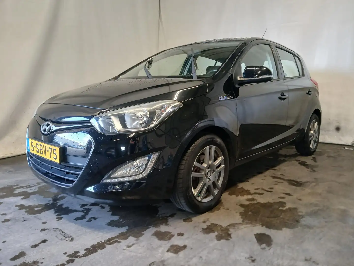 Hyundai i20 1.2i i-Motion - Airco - Schade Zwart - 2