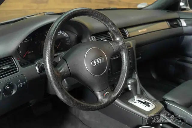Audi RS6 view 11