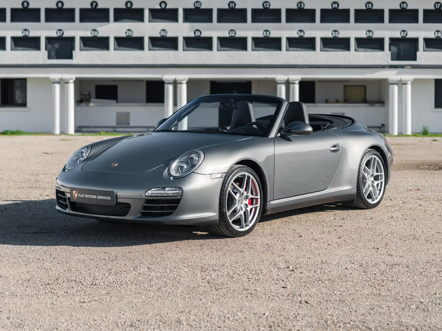 Porsche 911 Type 997.2 Carrera 4S Cabriolet Gris - 1