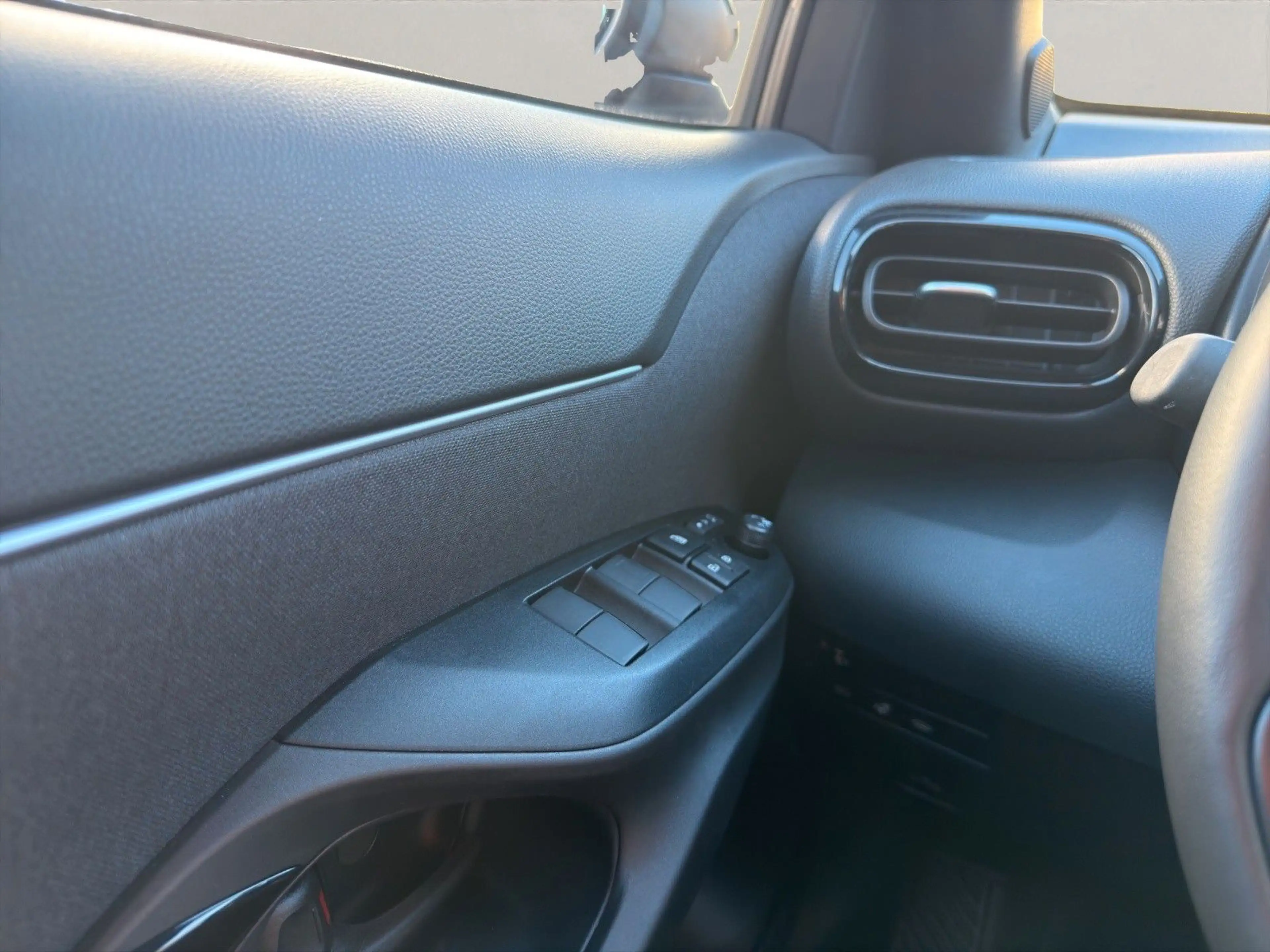 Toyota Yaris Cross Hybrid FWD Teamplayer 15 J Garantie — photo 32