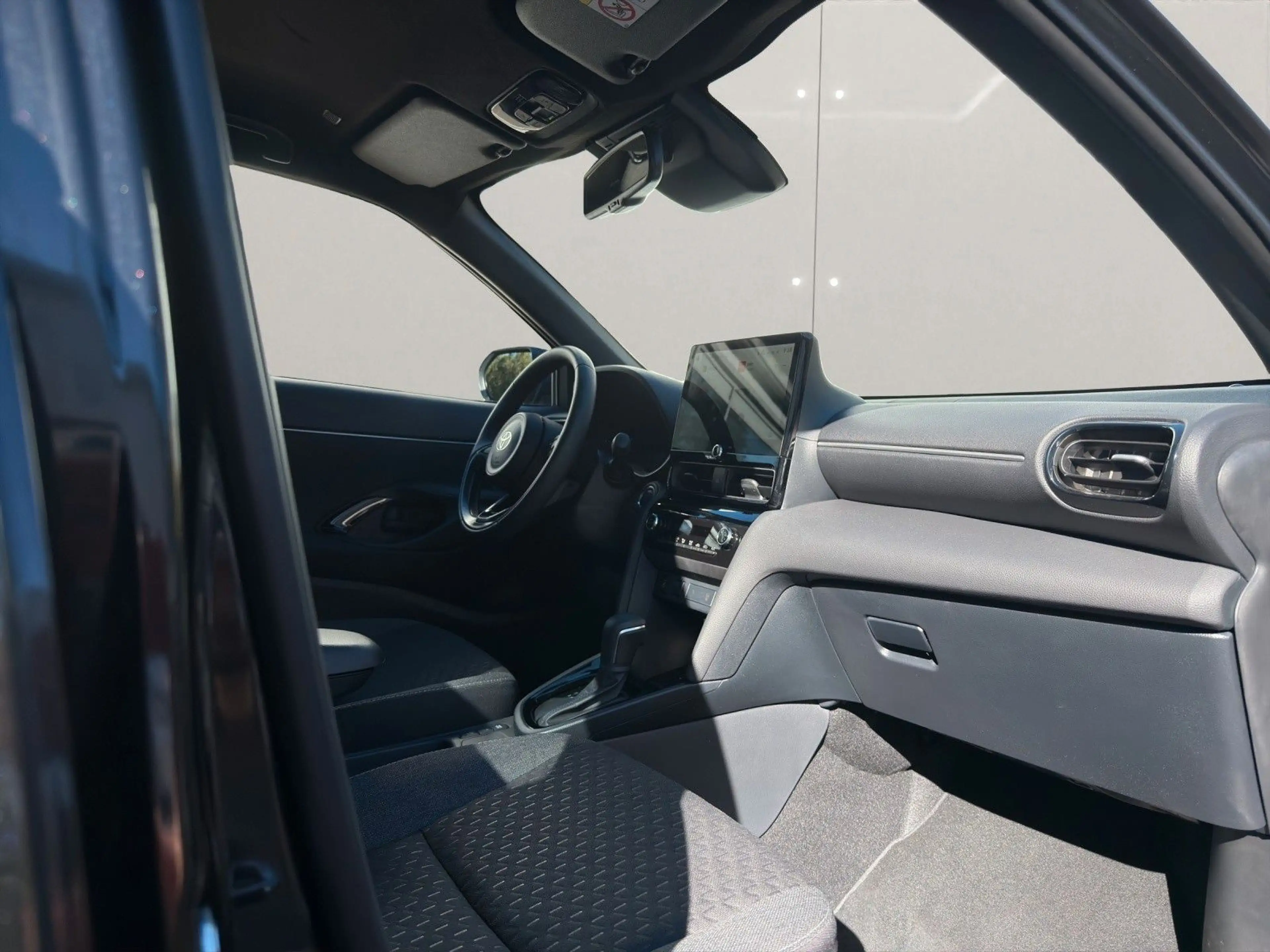 Toyota Yaris Cross Hybrid FWD Teamplayer 15 J Garantie — photo 26
