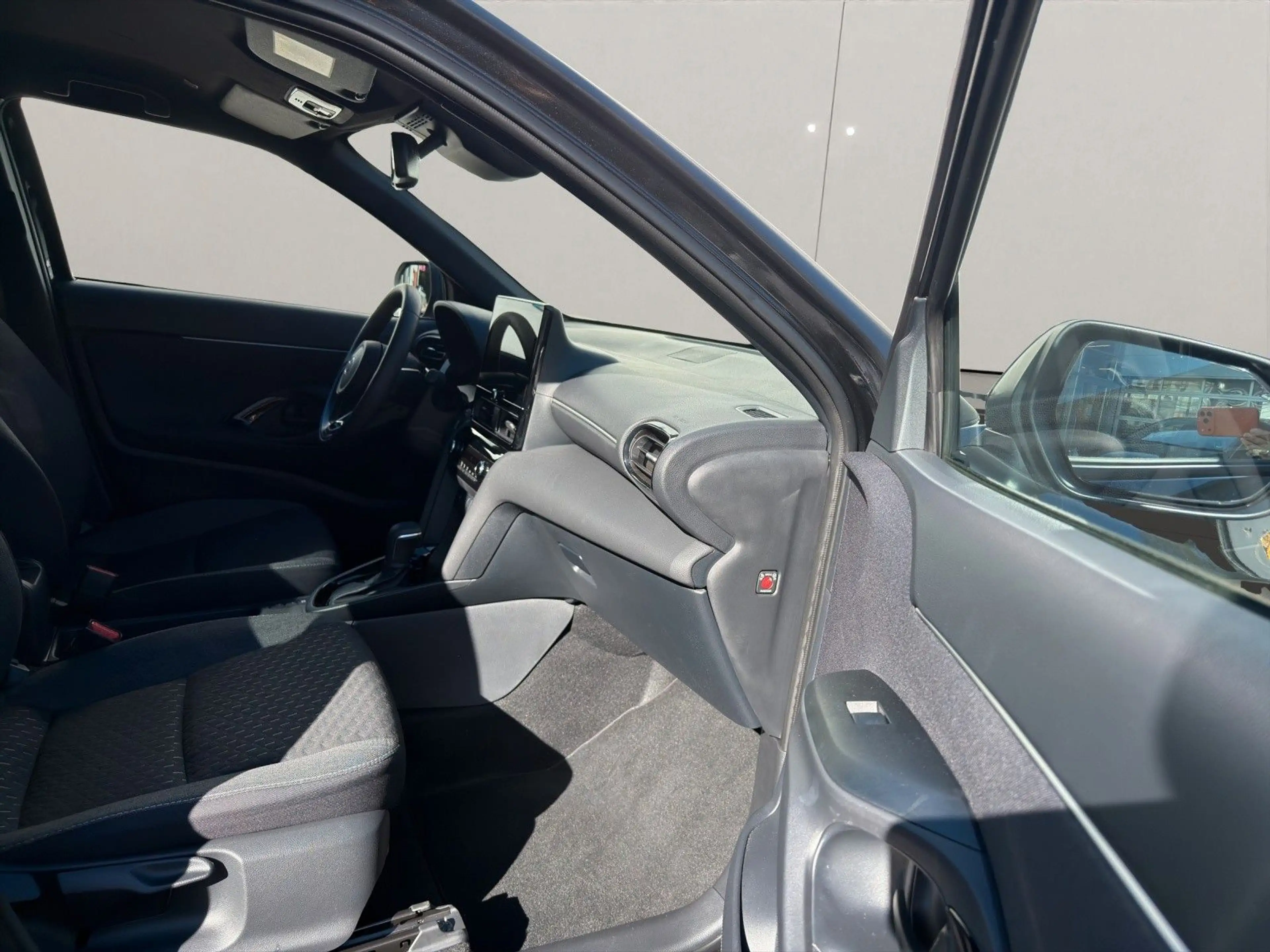 Toyota Yaris Cross Hybrid FWD Teamplayer 15 J Garantie — photo 24