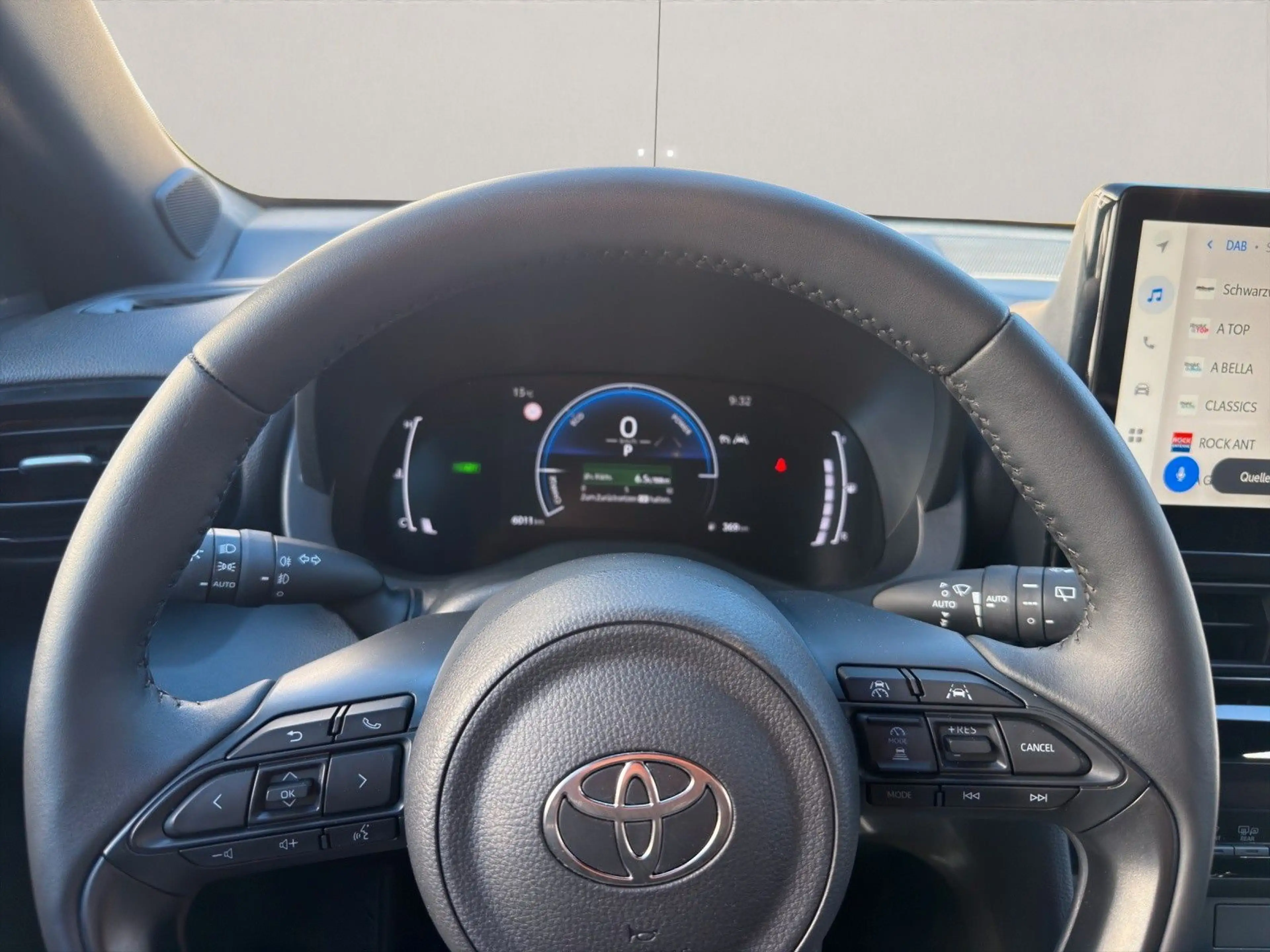 Toyota Yaris Cross Hybrid FWD Teamplayer 15 J Garantie — photo 20