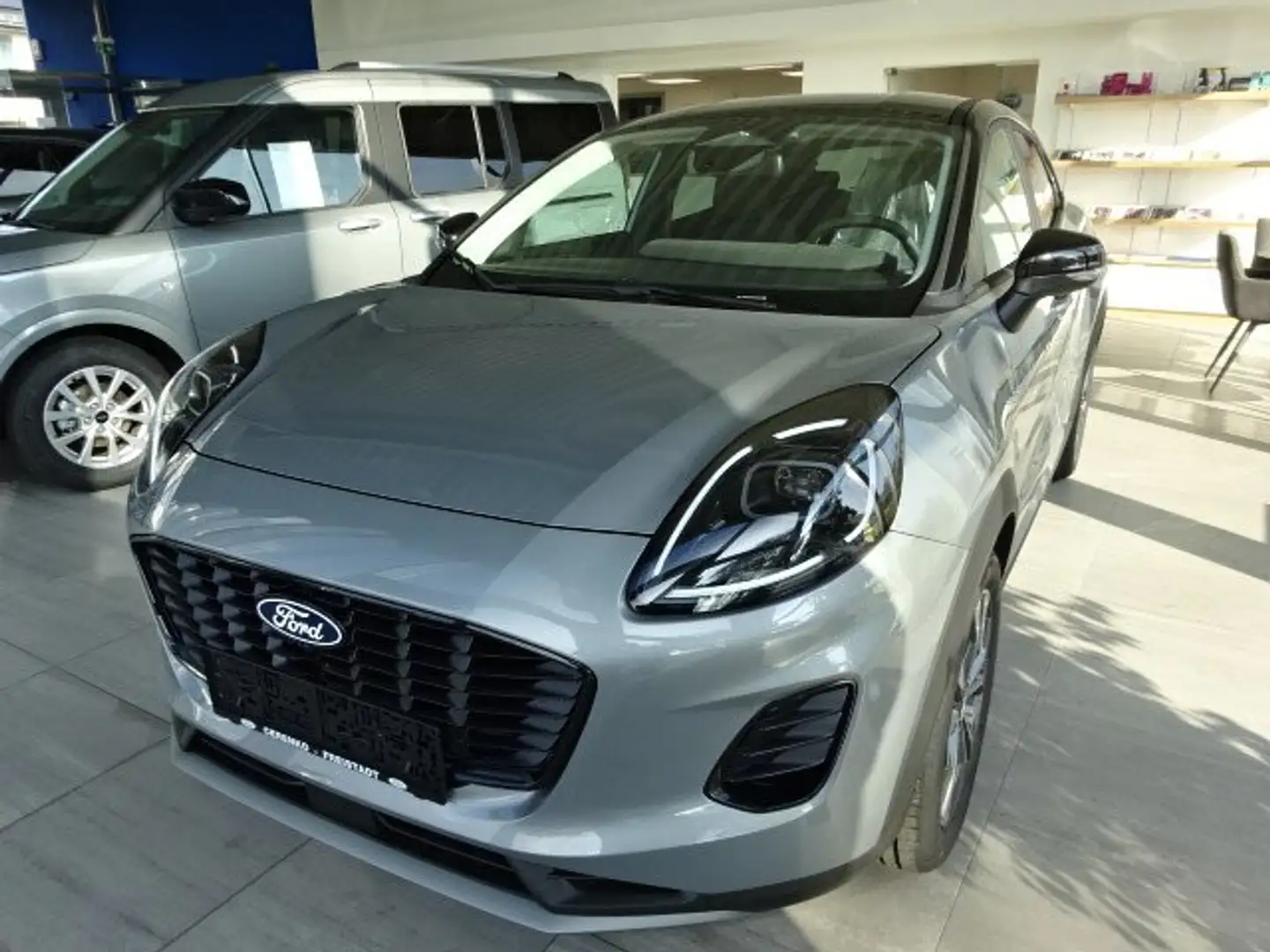 Ford Puma Titanium Grau - 2