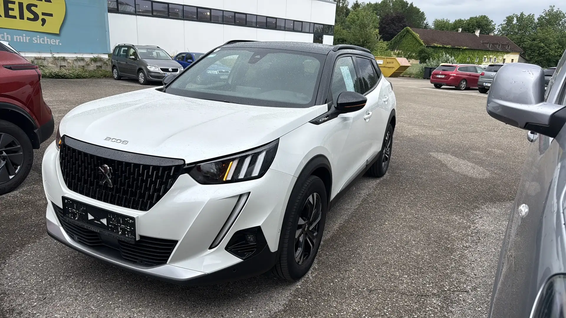 Peugeot 2008 GT Line BlueHDi 130 EAT8 Weiß - 1