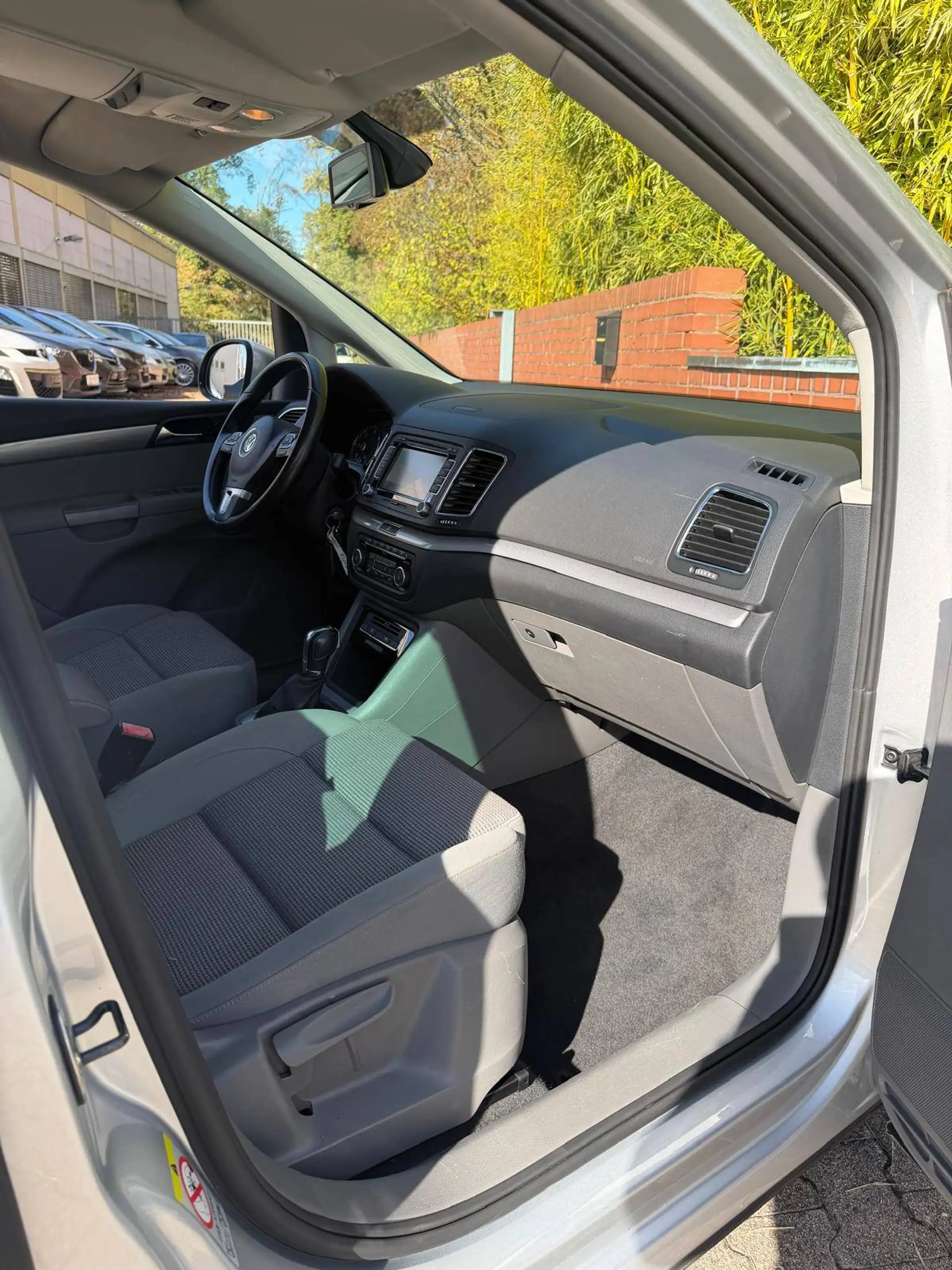 Volkswagen Sharan Comfortline BMT // Automatik // TÜV neu // Garantie // Inspektion neu '// — photo 9