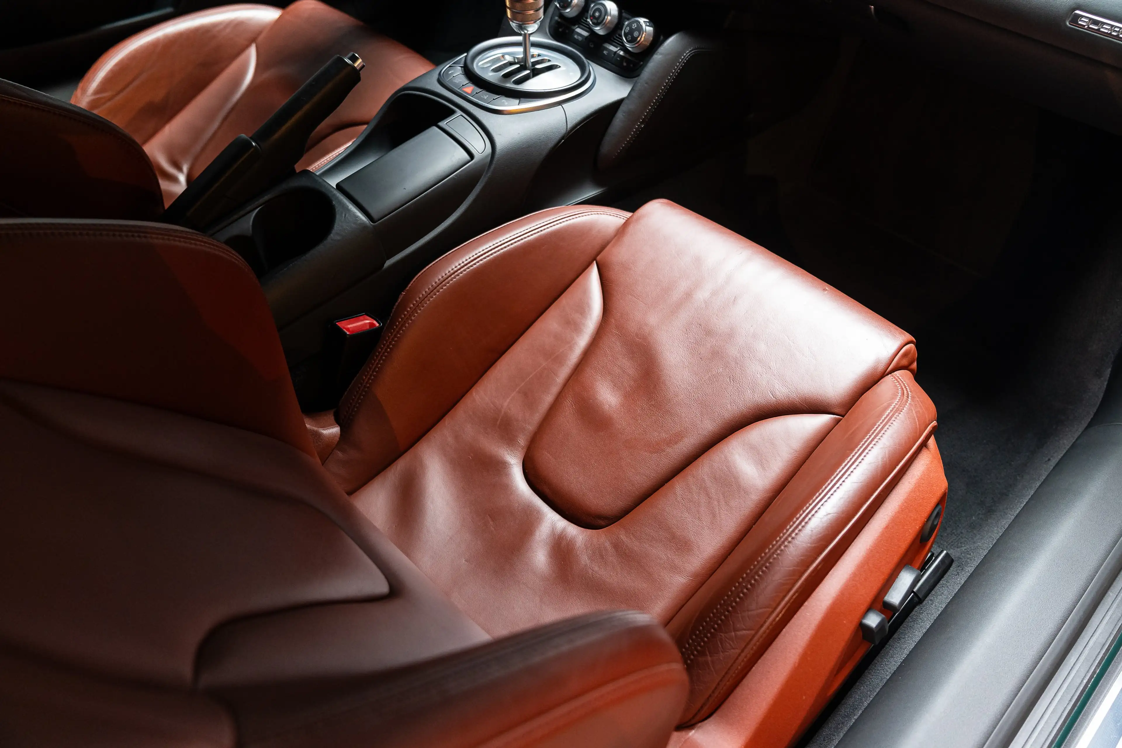 Audi R8 R8 4.2i V8 Quattro FSI - Manual — photo 15