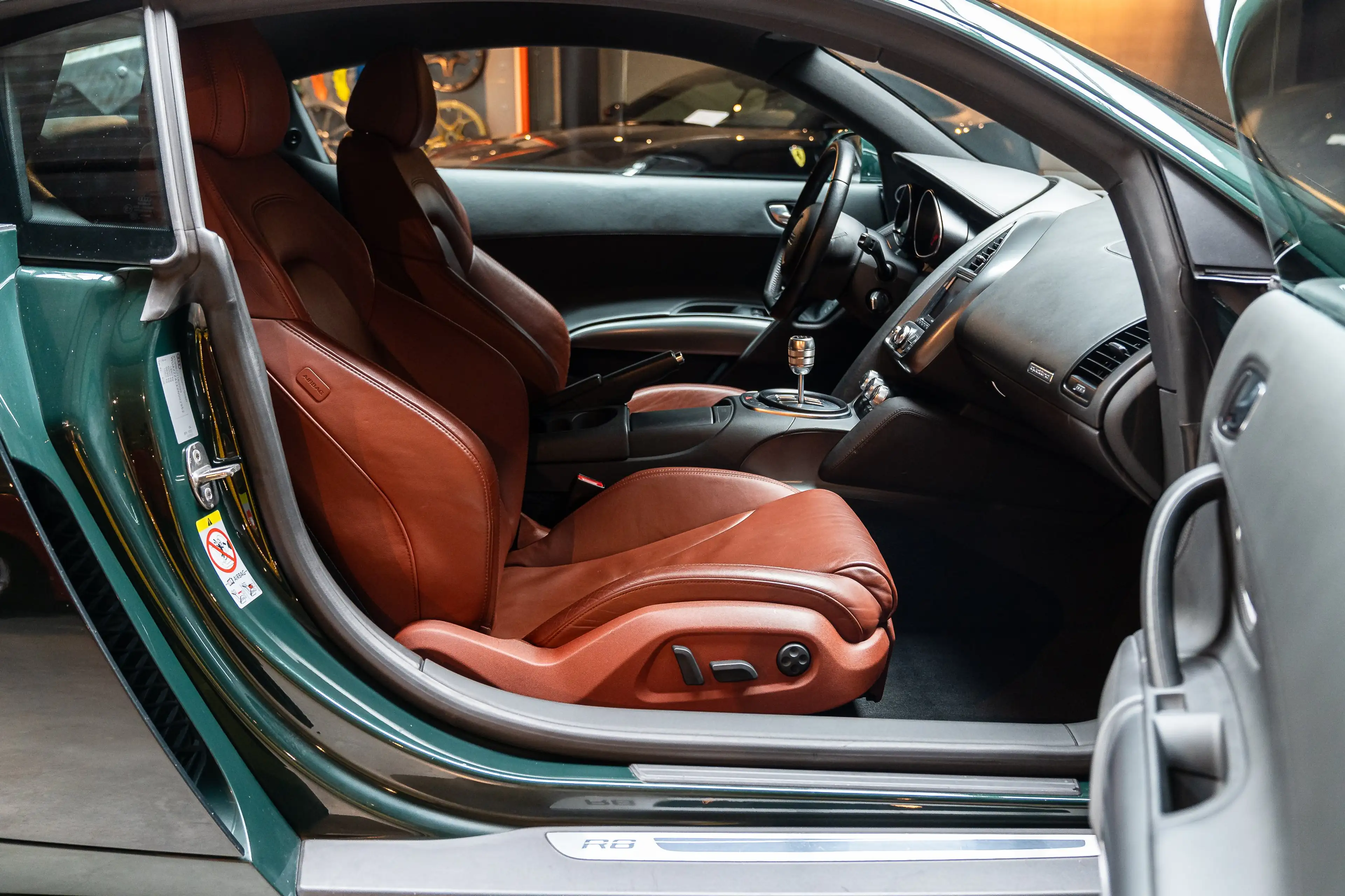 Audi R8 R8 4.2i V8 Quattro FSI - Manual — photo 14