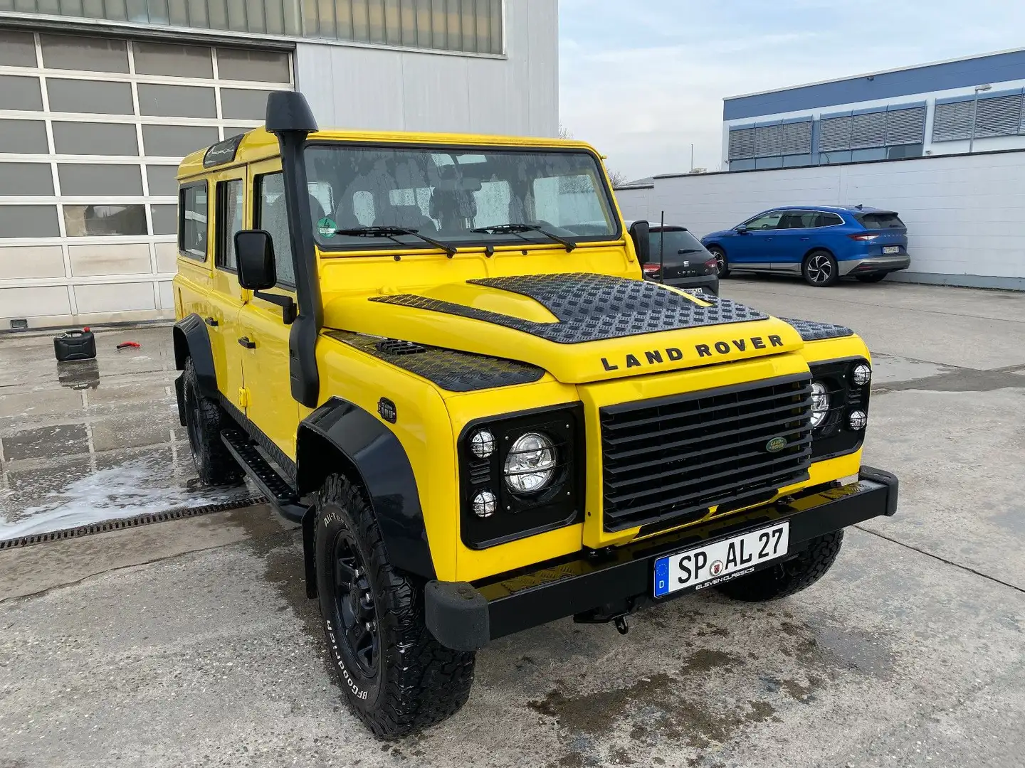 Land Rover Defender 110 Td4 Station Wag RESTAUR. FÜR 25 T € Gelb - 1