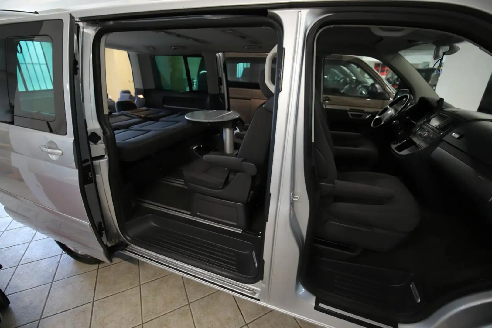 Volkswagen T5 Multivan VW T5 2.5 Tdi 174cv 7 Posti Klima Navi G.Traino Argento - 2