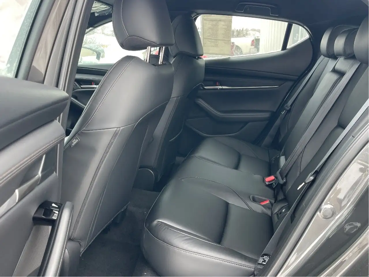 Mazda 3 снимка Mazda 3