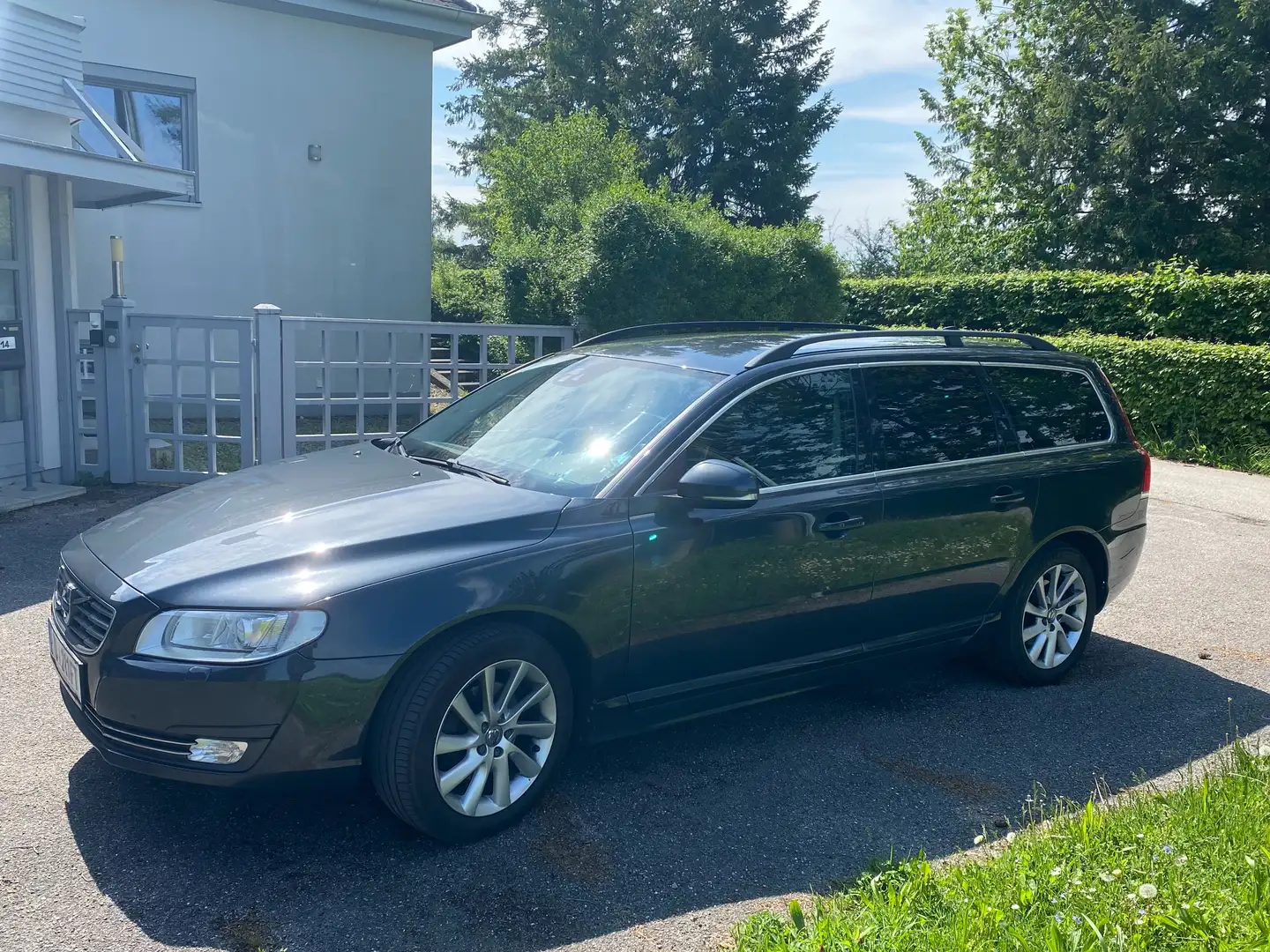 Volvo V70 V70 D3 Momentum Momentum Schwarz - 1
