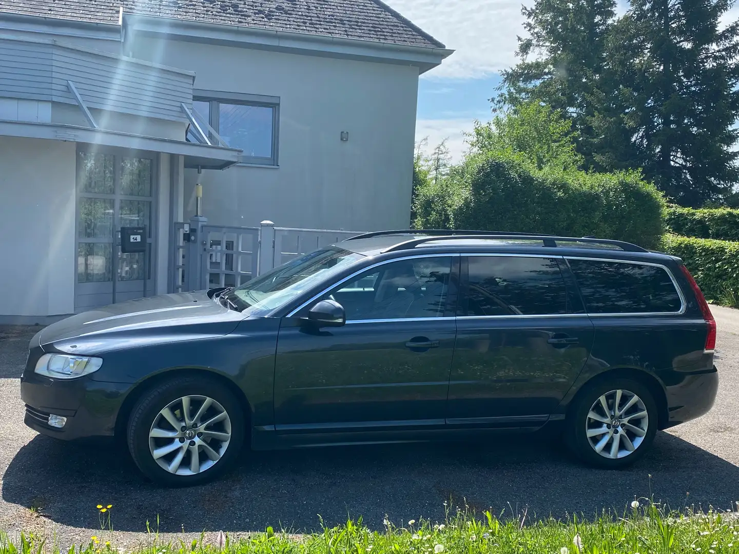 Volvo V70 V70 D3 Momentum Momentum Schwarz - 2