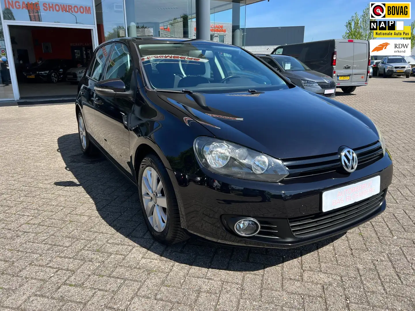 Volkswagen Golf 1.2 TSI Tour II BlueMotion, Navi, Airco, etc Černá - 1