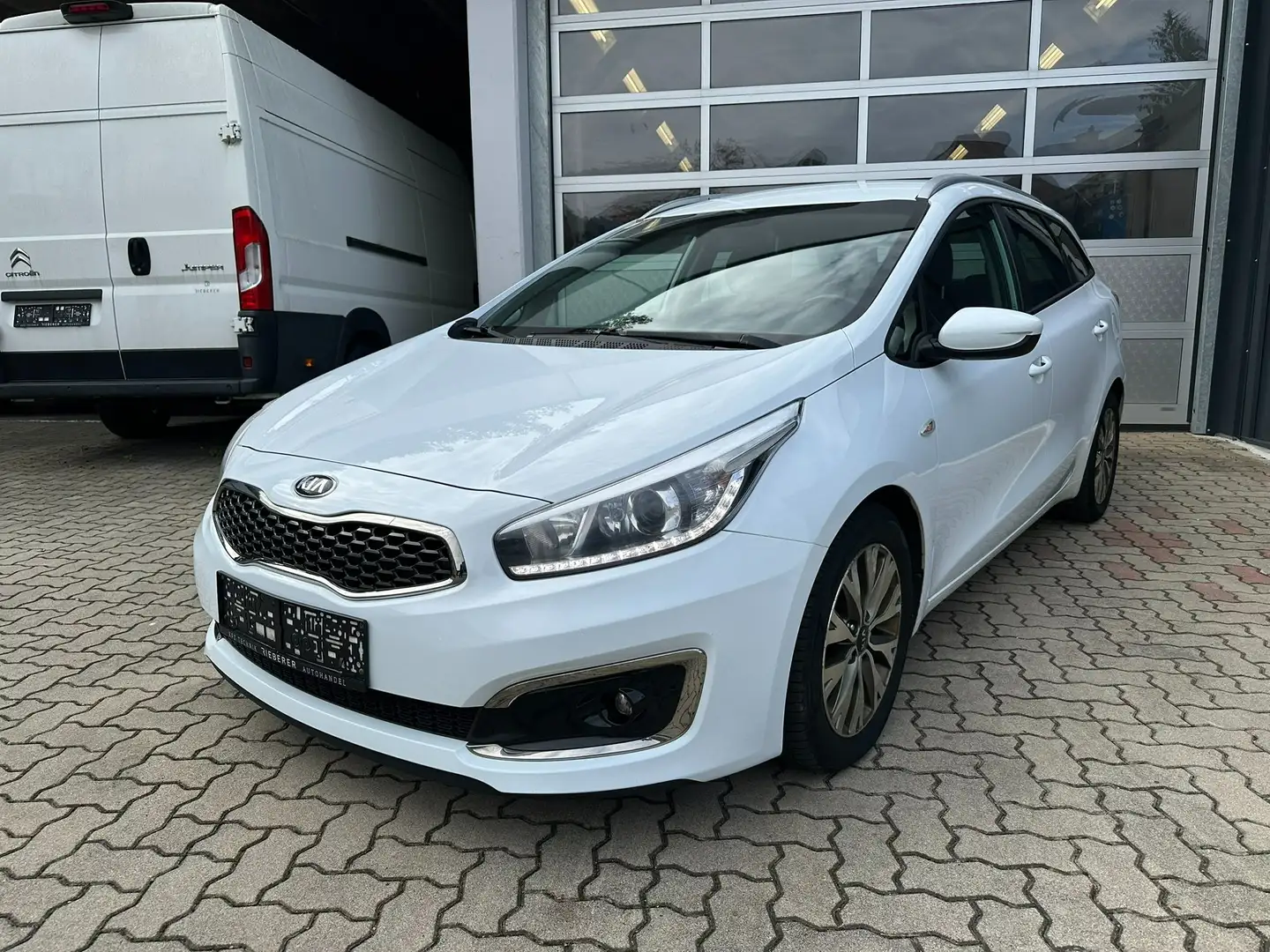 Kia Ceed SW / cee'd SW Weiß - 2