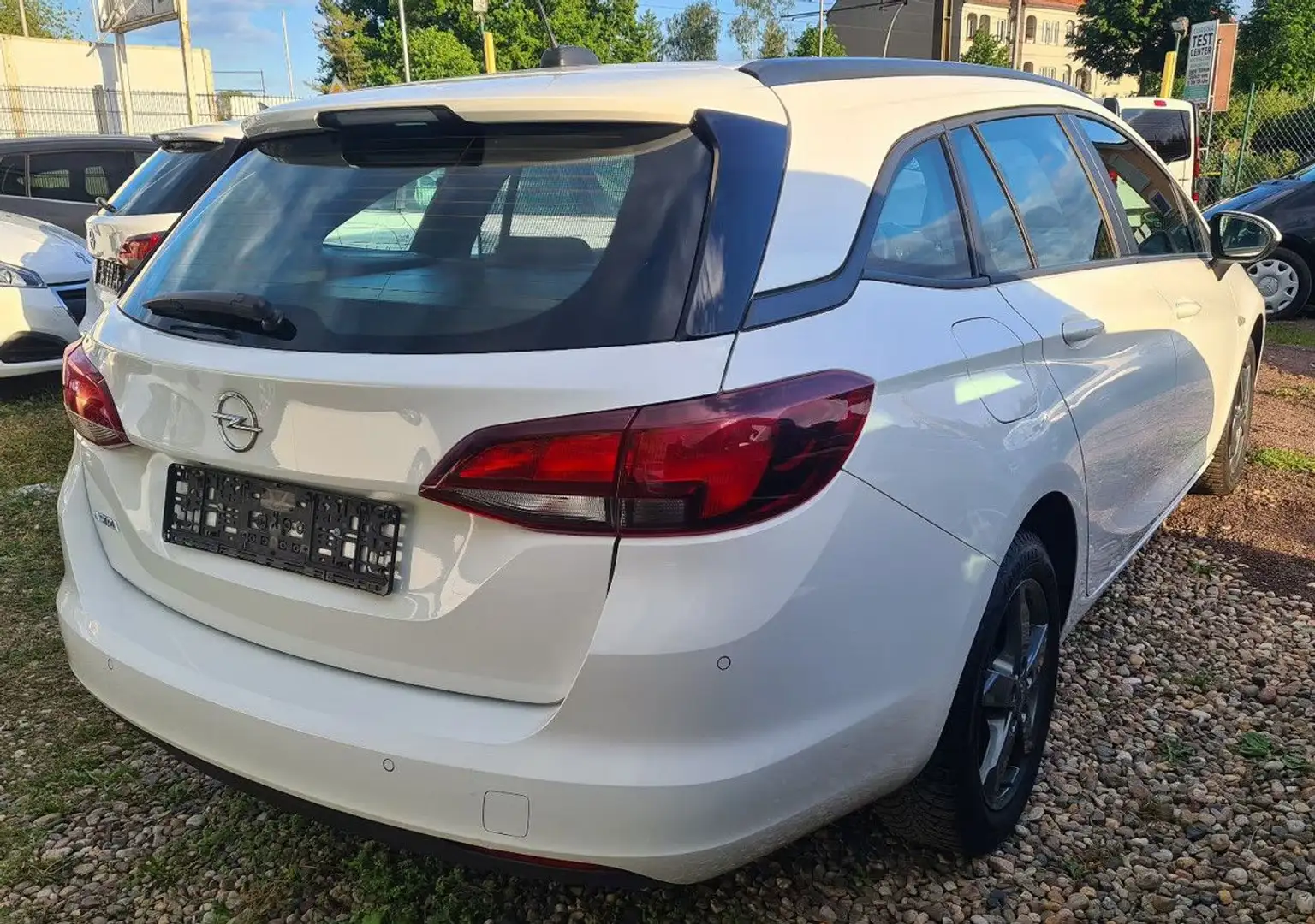 Opel Astra K Sports Tourer NAVI/KAMERA/SHZ/LRH/PDC/AH Weiß - 2
