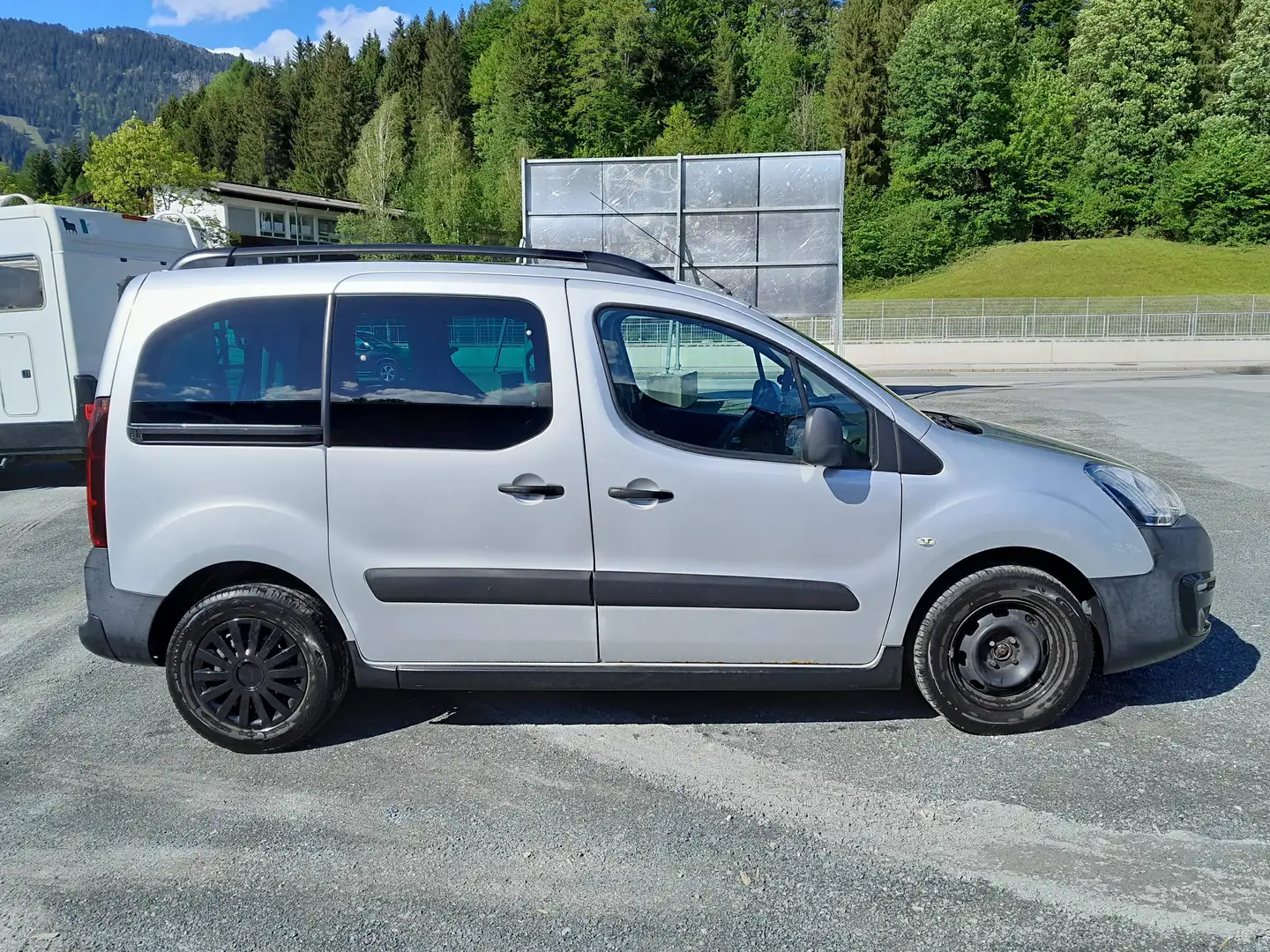 Peugeot Partner Partner Tepee Outdoor 1,6 HDi 120 S Grau - 1