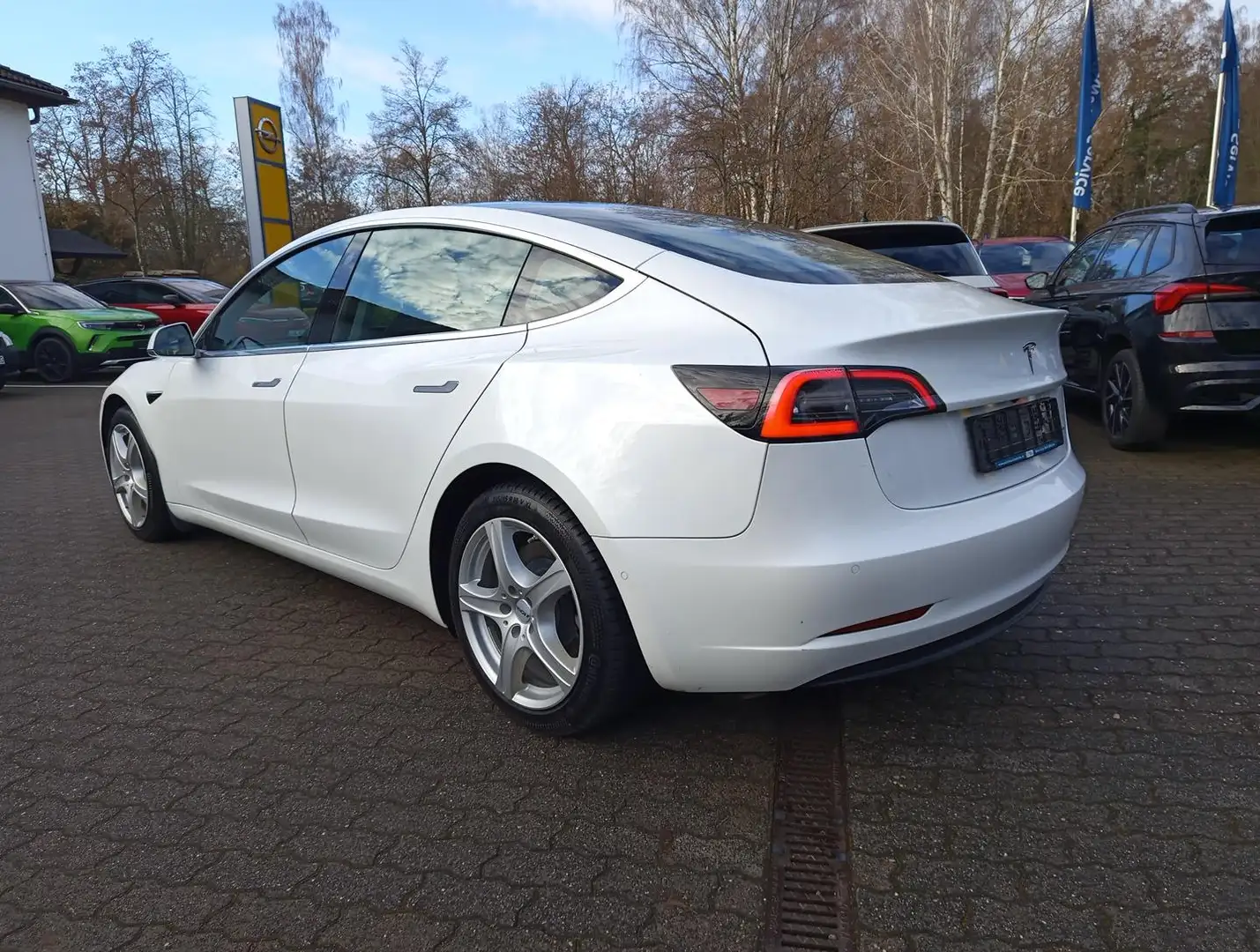 Tesla Model 3 Long Range Allrad Panorama Winterräder zusätzlich Weiß - 2