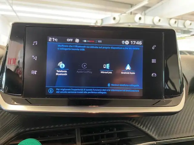 Peugeot 208 view 10