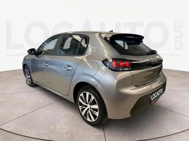 Peugeot 208 view 5