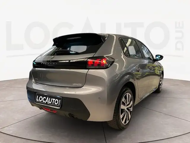 Peugeot 208 view 4