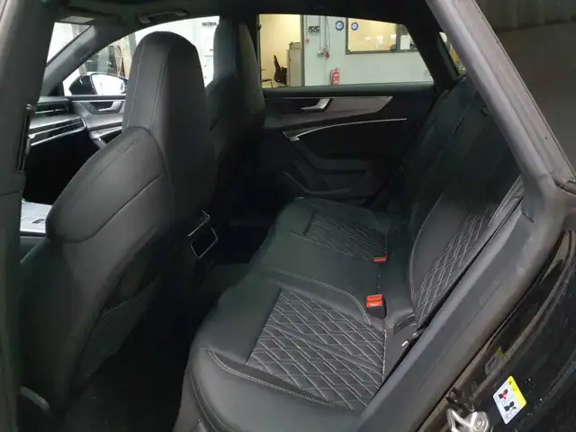 Audi A7 view 13