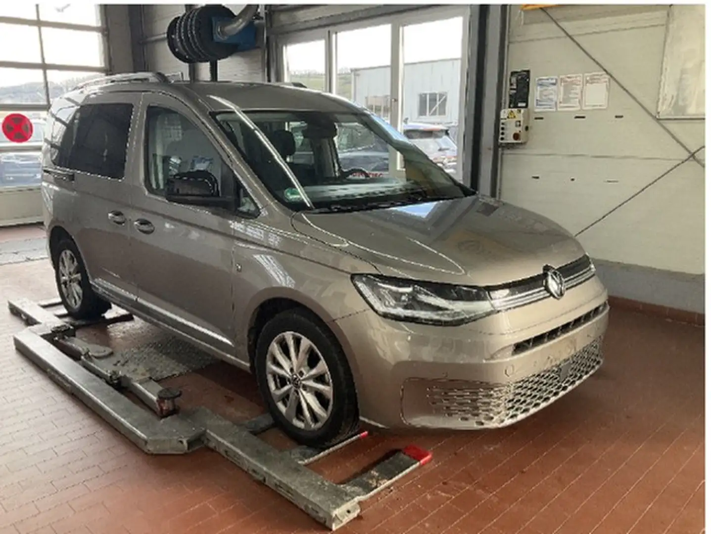 Volkswagen Caddy 2.0 TDI DSG Life Navi, LED, ACC Beige - 2