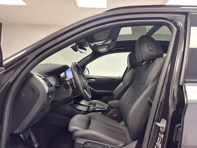 BMW X3 — photo 11