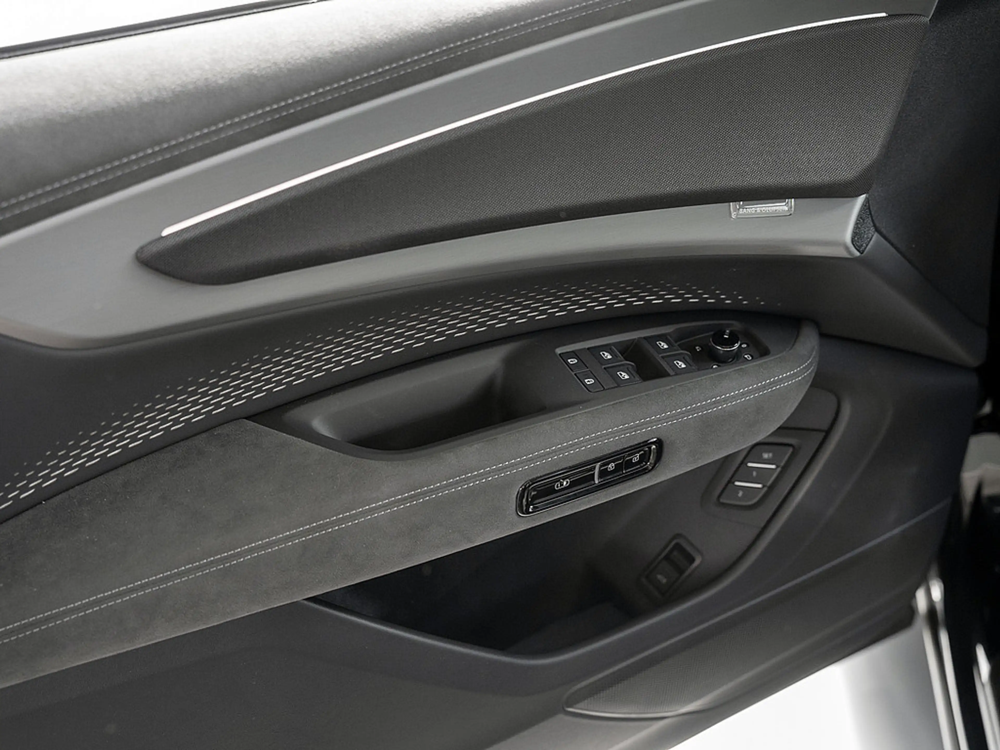 Audi Q7 50 TDI quattro tiptronic AHK PANO KAM HUD — photo 12