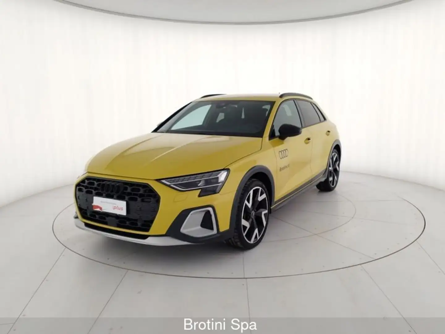 Audi A3 allstreet 35 TFSI S tronic Identity Contrast Giallo - 1