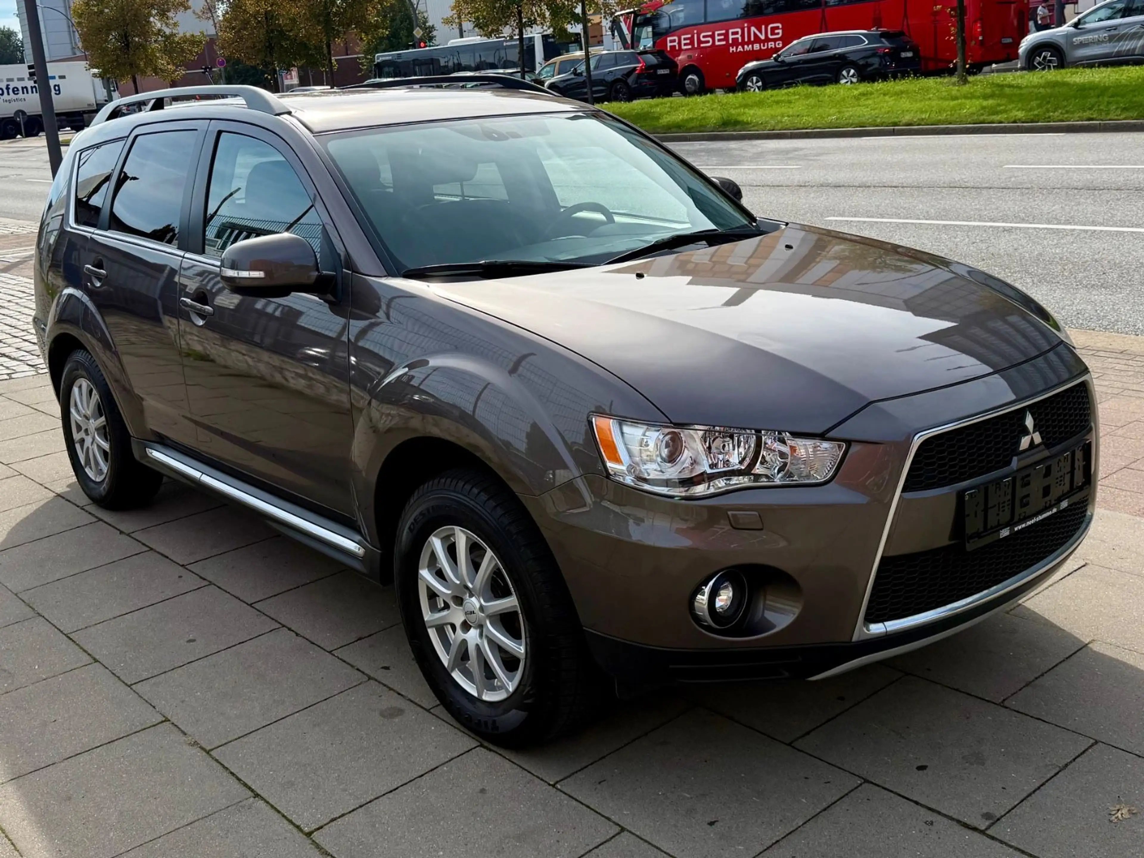 Mitsubishi Outlander Intense 4WD * 1.HAND — photo 9