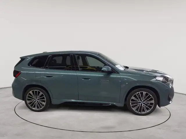 BMW Ix1 view 3