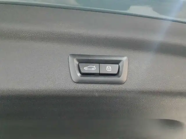BMW Ix1 view 16