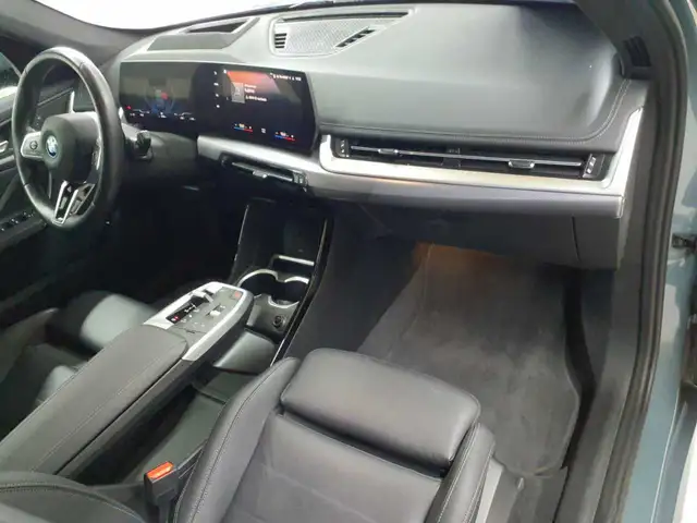 BMW Ix1 view 9